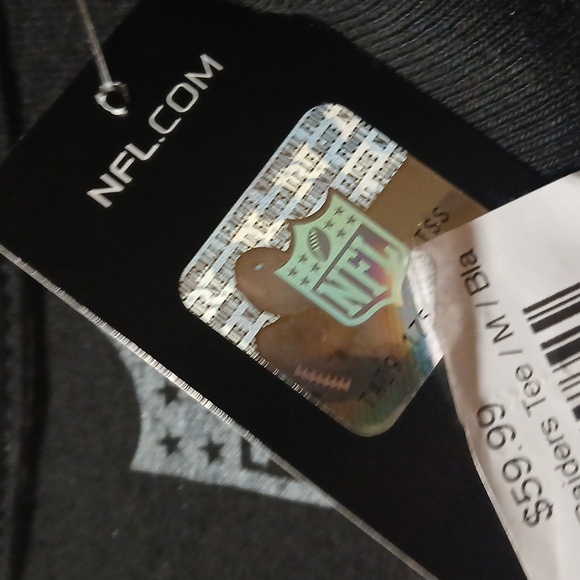 NEW NFL T-shirt- "LAS VEGAS RAIDERS" (Size Medium) - Picture 5 of 8